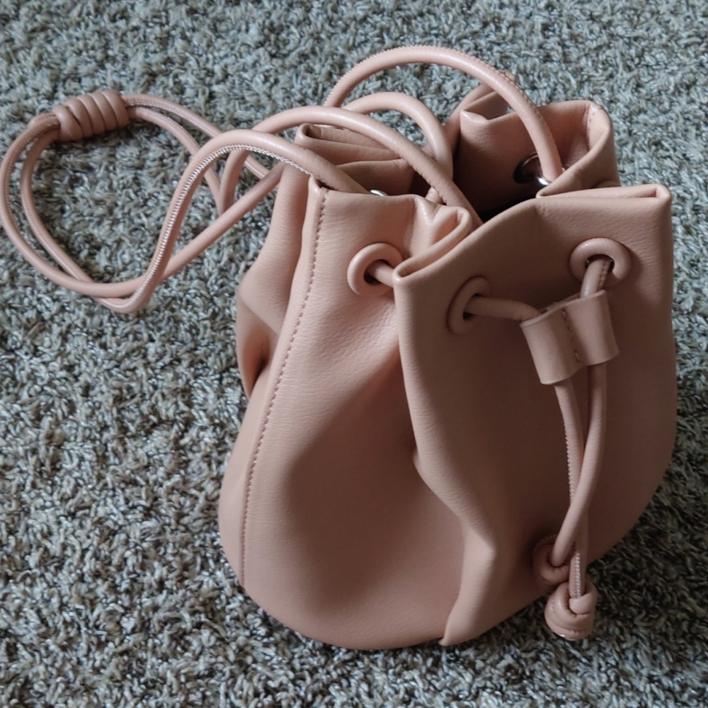 Zara NWOT drawstring cream pouch